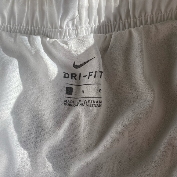 Nike Running Shorts - Picture 3 of 3